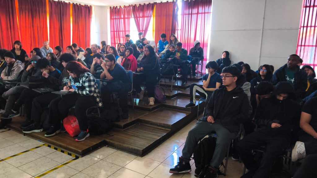 PACE UCH, realiza charla: «Requisitos para la PAES», a estudiantes de cuarto medio de nuestro establecimiento
