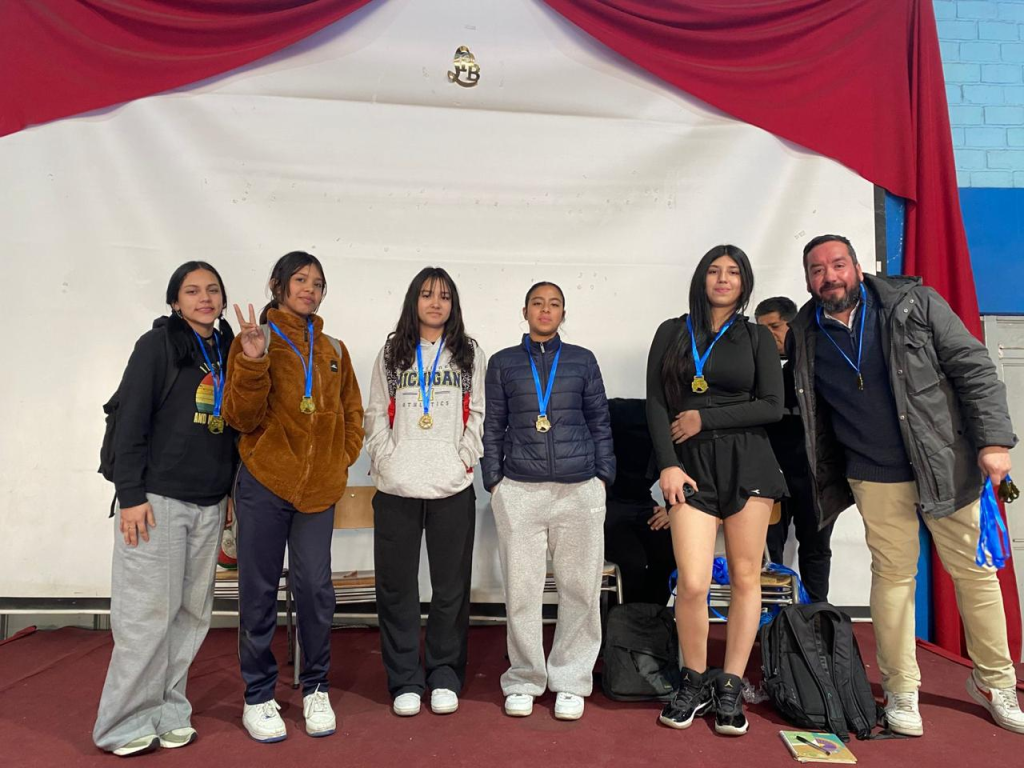 Nuestras estudiantes gabrielinos son las «Campeonas comunales voleyball juvenil 2025»